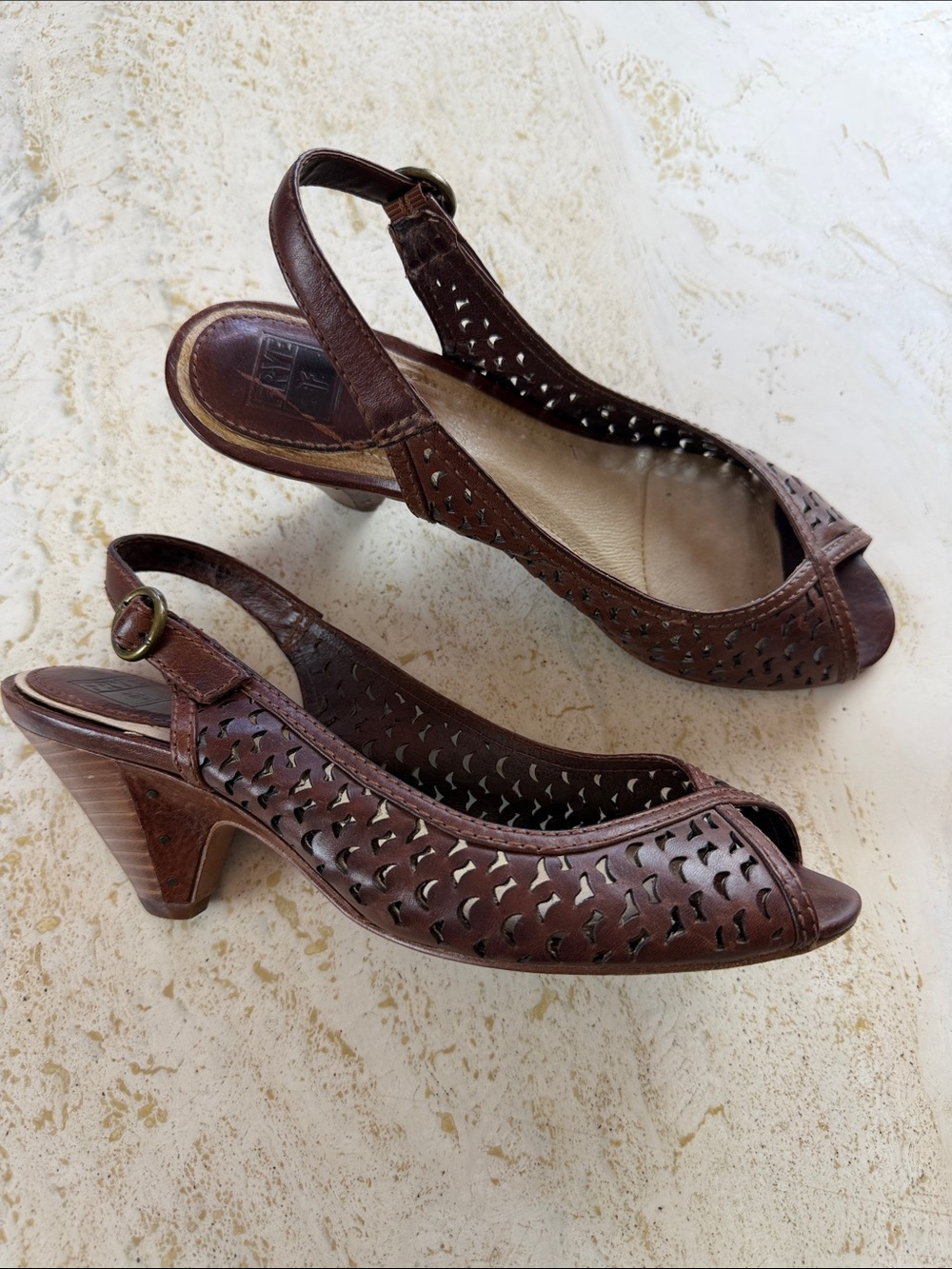 Frye Maya Cutout Slingback
Pumps Brown Leather Women’s size 9